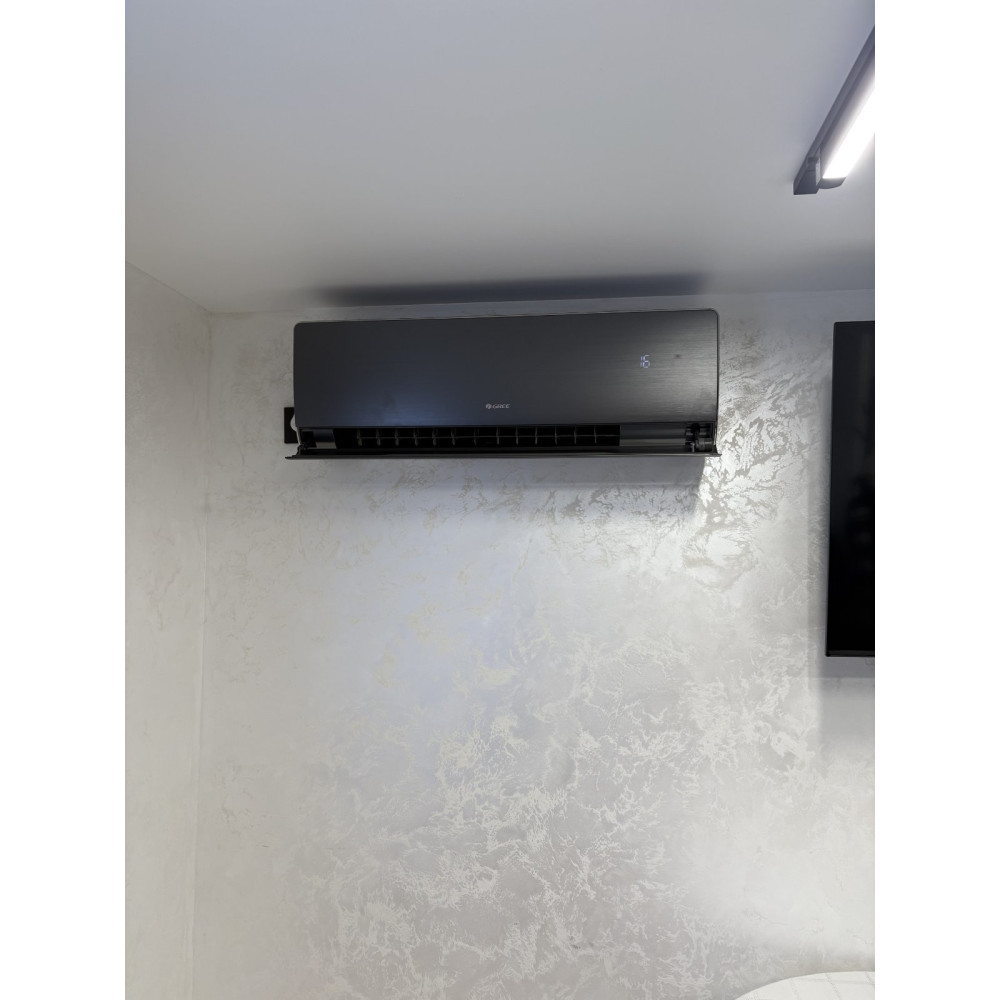 Кондиціонер Gree Saros DC Inverter GWH12BBCXD-K6DNA1A у Чернівцях Кондиціонер Gree Saros DC Inverter GWH12BBCXD-K6DNA1A у Чернівцях