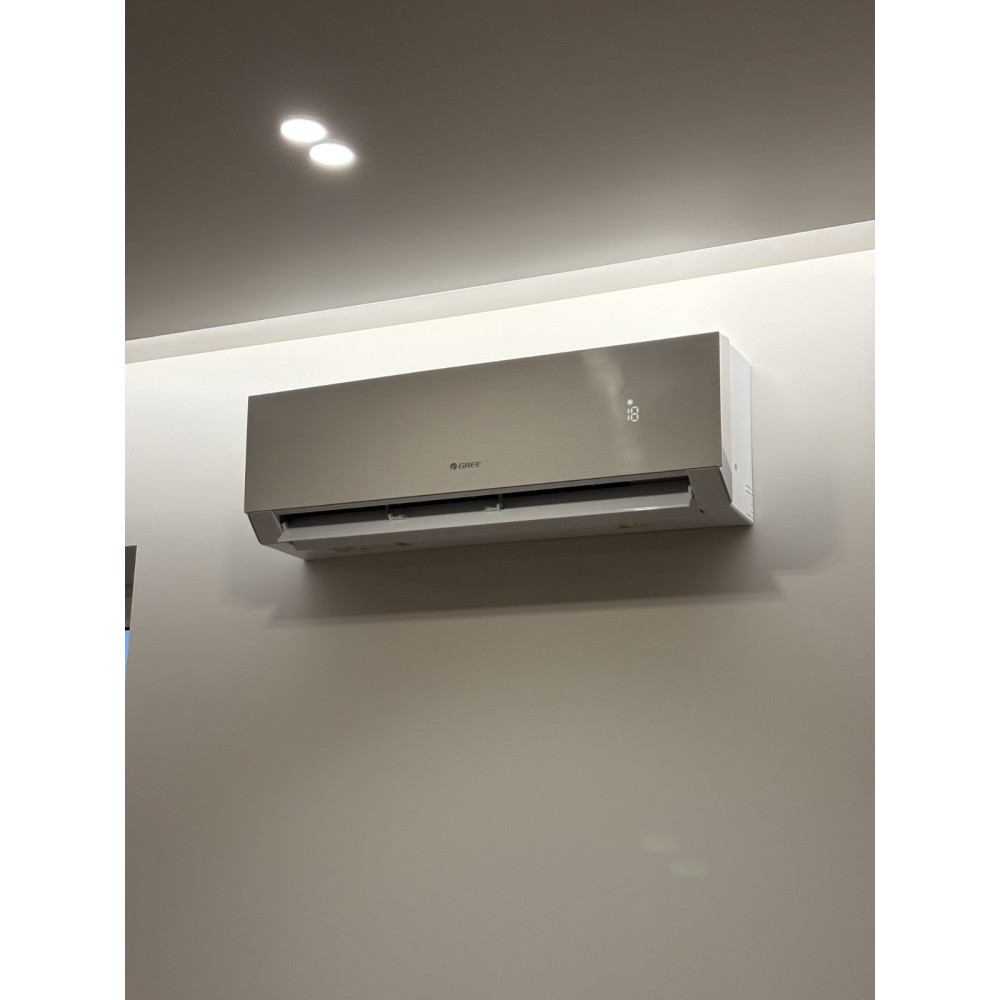 Кондиціонер Gree Clivia Inverter Stone Beige GWH09AUCXB-K6DNA1A у Чернівцях Кондиціонер Gree Clivia Inverter Stone Beige GWH09AUCXB-K6DNA1A у Чернівцях
